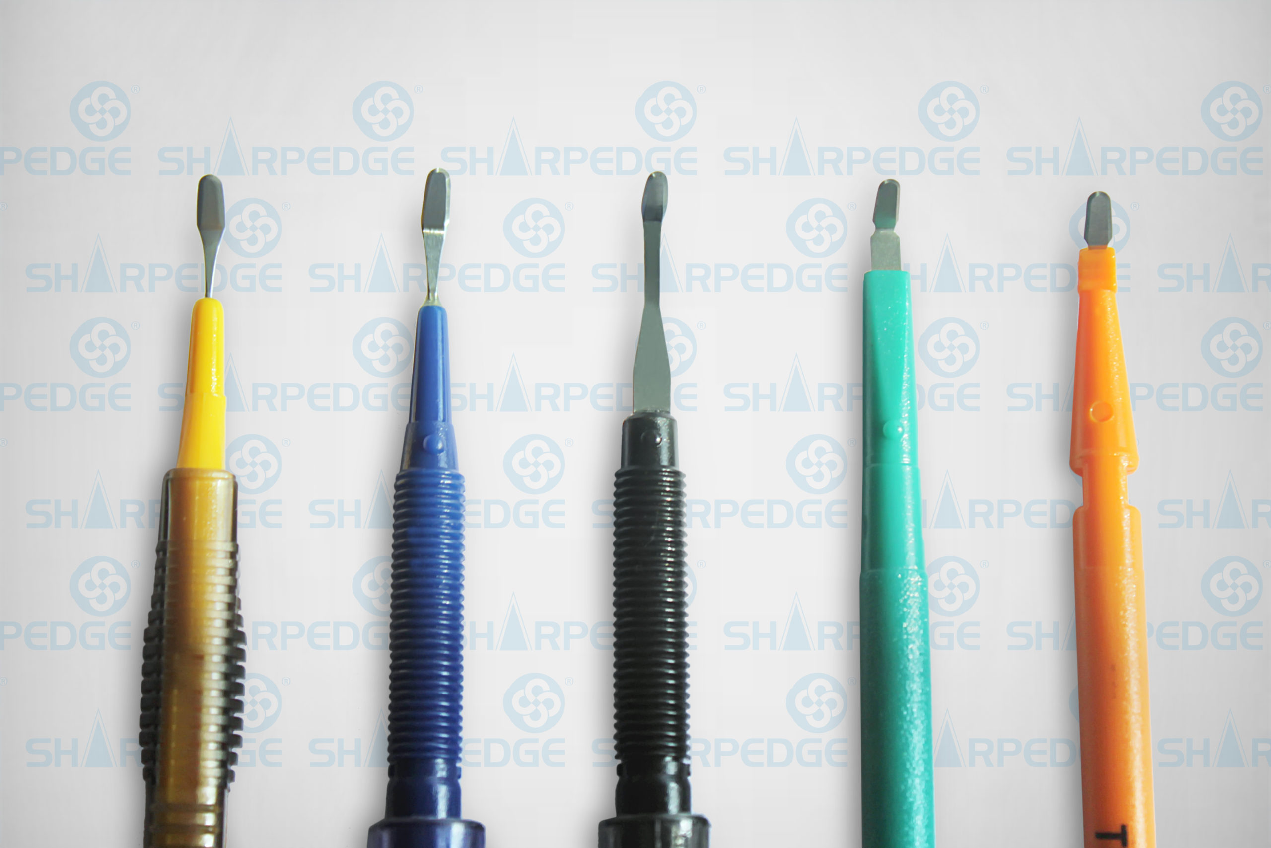 Crescent Knives for the cataract surgery of the eye Best Ophthalmic